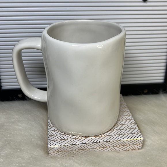 RAE DUNN TRAVEL MUG. - Picture 3 of 4